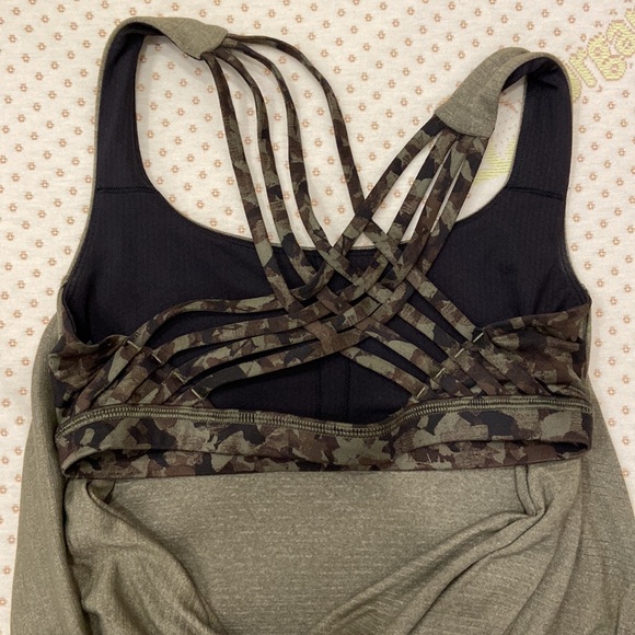 Lululemon Wild Tank - green olive camo 🫒 - Picture 3 of 6